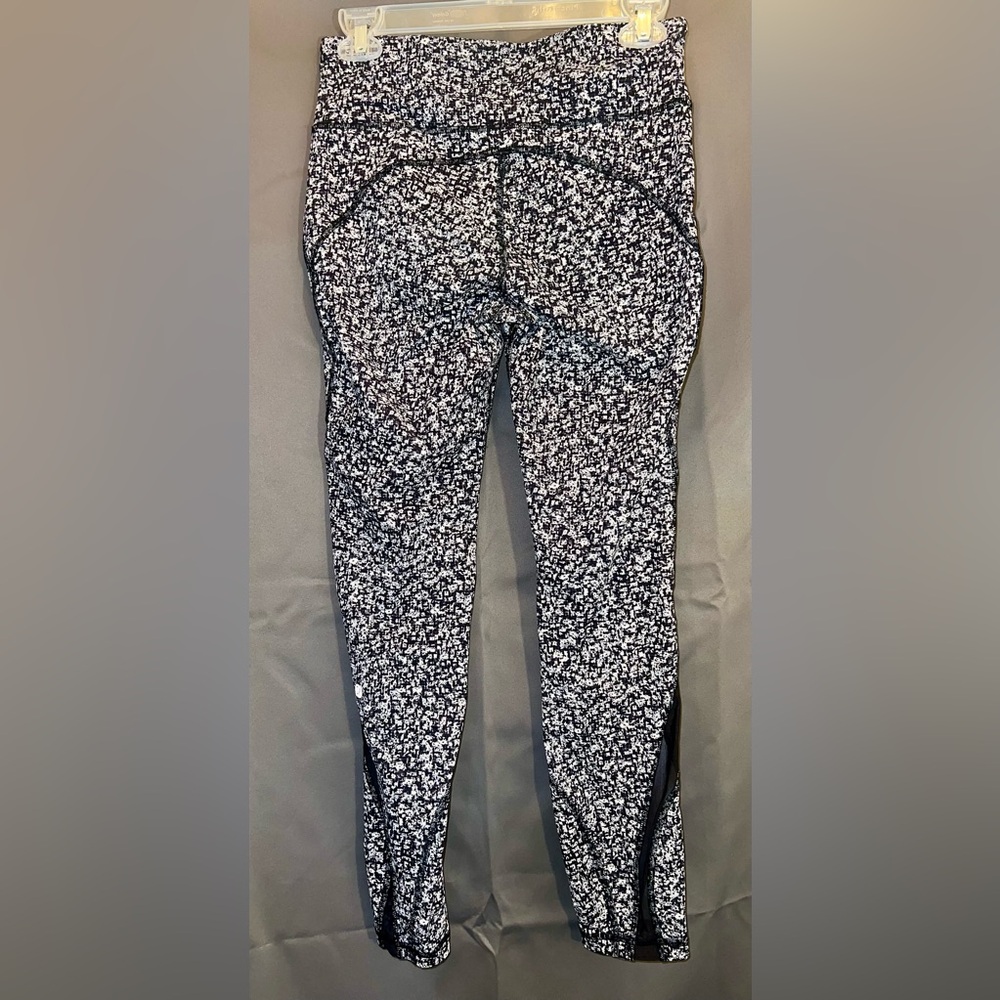 lululemon invigorate tight daisy dust alpine - Picture 3 of 9